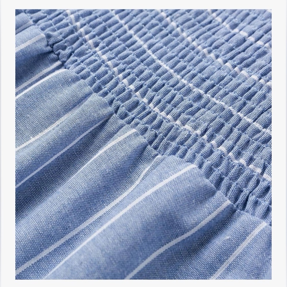 Flattering smocked Midi dress - Picture 3 of 3